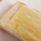 蜂蜜とチーズのトースト